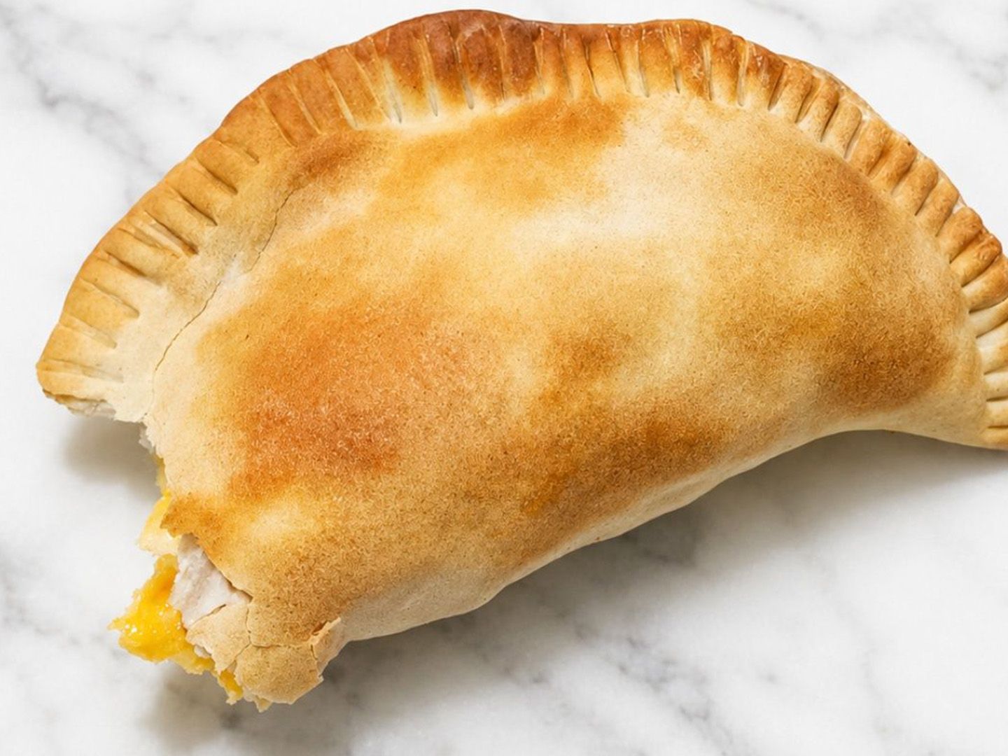 Empanada salsa pizza